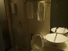 -卡罗酒店(东门晒布地铁站店)