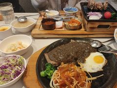 -豪享来牛排(人民店)