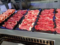 -牛里牛气· 榴莲海鲜鲜牛肉自助火锅·烤肉(华南城店)
