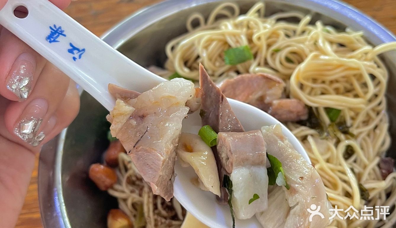 海口美食｜海甸岛老字号早餐店 猪杂腌面绝了