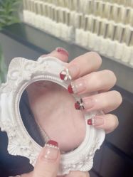 -芊屿芊浔美甲