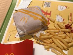 -麦当劳(轻轨曹杨路店)