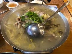 -鹤乡东北菜(崮山路店)