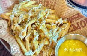 Black Pepper Cheese Fries