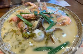 Surprise Mystery Box Seafood Noodles