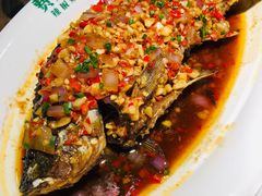 香煎大鲫鱼-费大厨辣椒炒肉(富兴店)