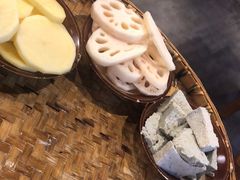 -王婆乔鲜鱼自助火锅(蜀汉路店)