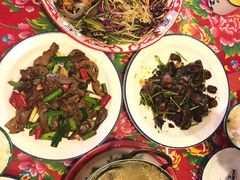 -闯关东东北农家菜(崂山石老人店)