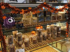 面包甜点陈列柜-巴黎贝甜(昆城广场店)