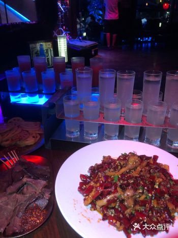 别人来喝酒 我来专干饭 贰麻就是我的秘密食堂 