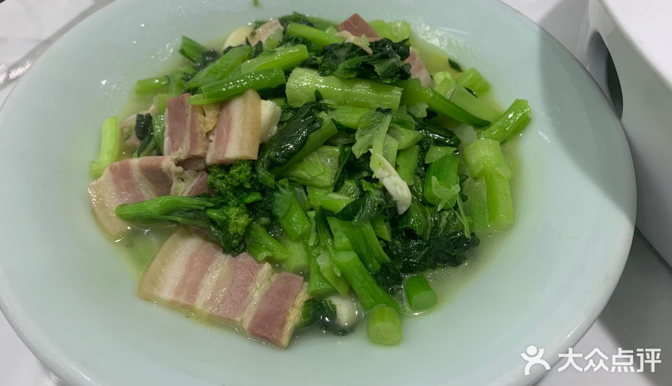 菜量也比较实惠，每盘的量都不少，两个人吃的饱饱的