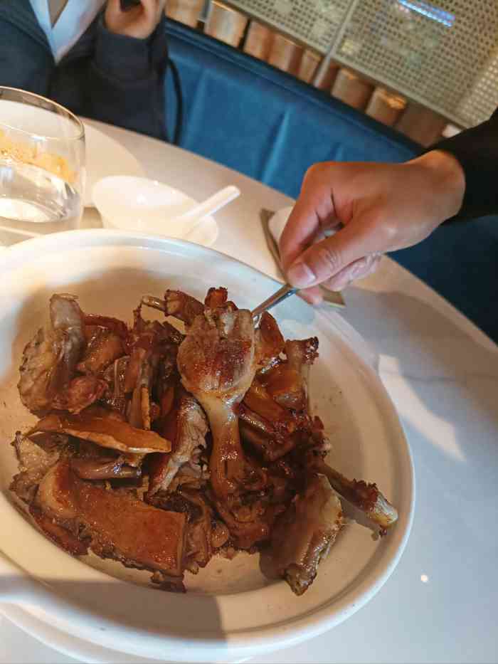 日 22:02打分遇外滩69总店  创始人傅乙晟  相比当的其他两家宴遇