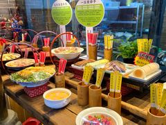 -帅巴人舅母子腊蹄民俗村