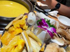-一朵菌·野生菌探索家火锅(南亚店)