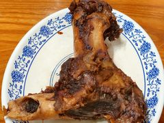 -老天桥酱肉烧饼夹肘子(天桥店)
