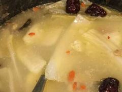 -南渝食府.墨脱石锅松茸鸡