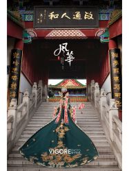 -雪中彩影婚纱摄影·微光艺术中心