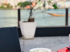 -曼谷湄南河畔华美达广场酒店