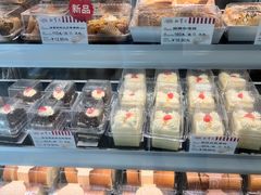 -红宝石·鲜奶小方·海派西点房(南丹店)