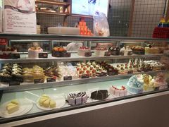 面包甜点陈列柜-面包新语(滨湖万达店)