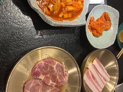 -臻牛烤肉