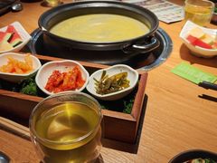 -一朵菌·野生菌探索家火锅(南亚店)