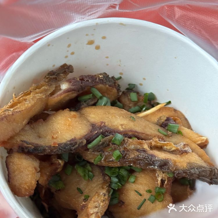 菜市场里的酥鱼▏油炸香味 忍不住要尝
