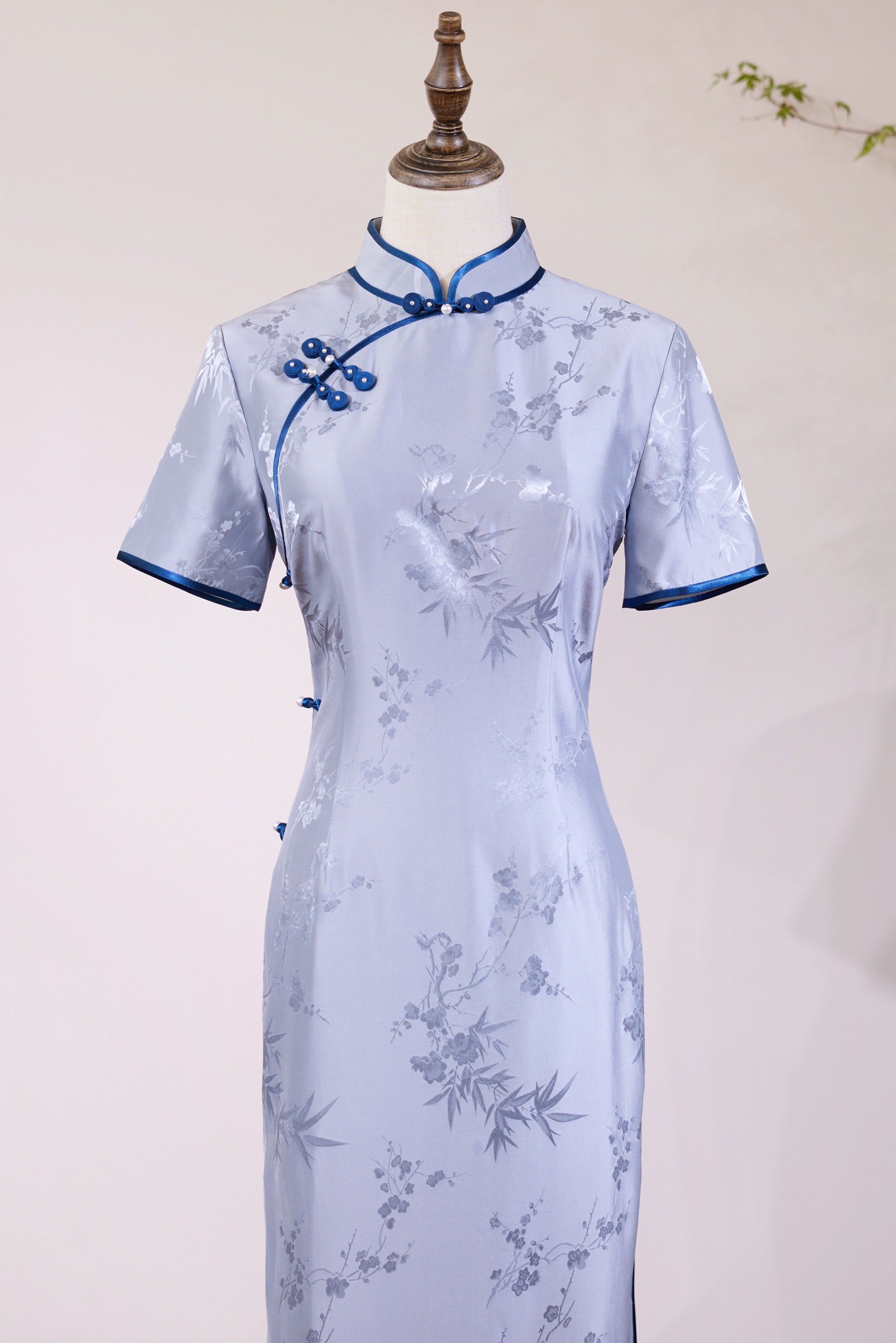 每个女孩都应该拥有的一件旗袍