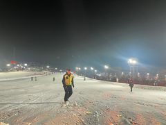 -采薇庄园四季滑雪场