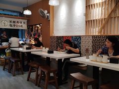 大堂-李与白包子铺(桐梓林店)