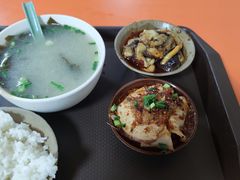 -董哥山城碗碗香(美专校街店)