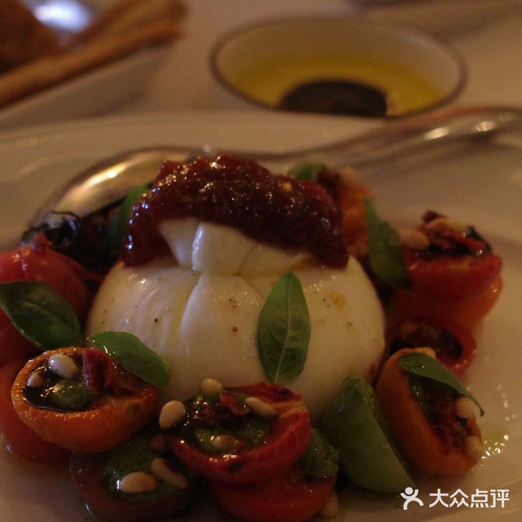 在上海过生日，送什么蛋糕蕞有排场?