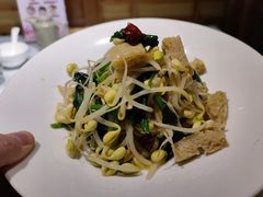 菠菜豆芽拌面筋-汉唐宴长安食府