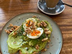 牛油果煮蛋吐司-RAC BAR(安福路店)