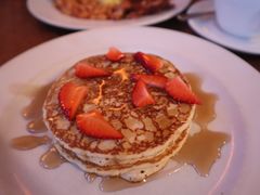 Pancake with Maple Syrup-大象咖啡馆
