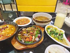 -醉美云南·云南菜主题餐厅(昆明站北京路双龙商场店)