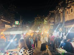 -周日夜市