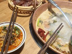 -洱火云南酸菜牛肉火锅(石景山当代商城店)