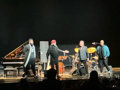 -交通银行前滩31演艺中心