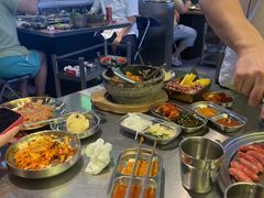 -哈哈碳都·牛肋条无限自助烤肉(台江万达店)