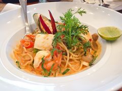 -Chom Cafe and Restaurant