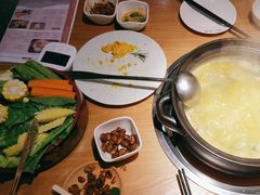 -一朵菌·野生菌探索家火锅(南亚店)
