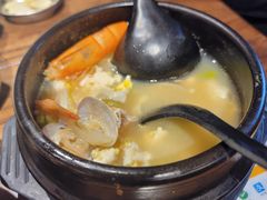 -明洞阿姨·韩式酱蟹烤肉·创意料理(三元桥店)