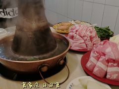 -洞庭洲·防空洞火锅·烧烤·铜锅涮肉(新百广场店)