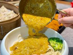 -莱莱小笼·乔艾
