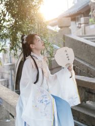 -一揽芳华汉服旗袍体验馆(拙政园店)