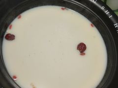 -洪氏嗨捞·广东猪肚鸡·椰子鸡火锅(西咸万象城店)