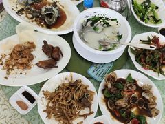 -鹏城人家海鲜酒家·23年老字号(较场尾店)
