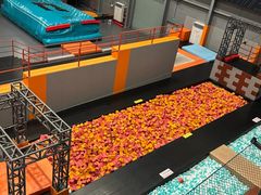 -极限PLAY运动娱乐新世界·团建派对潮玩休闲馆·室内蹦极高空游乐园
