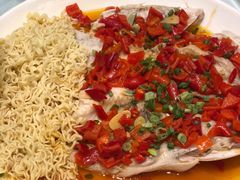 剁椒江鲢鱼捞面-留芳·文旅古月楼(老街店)